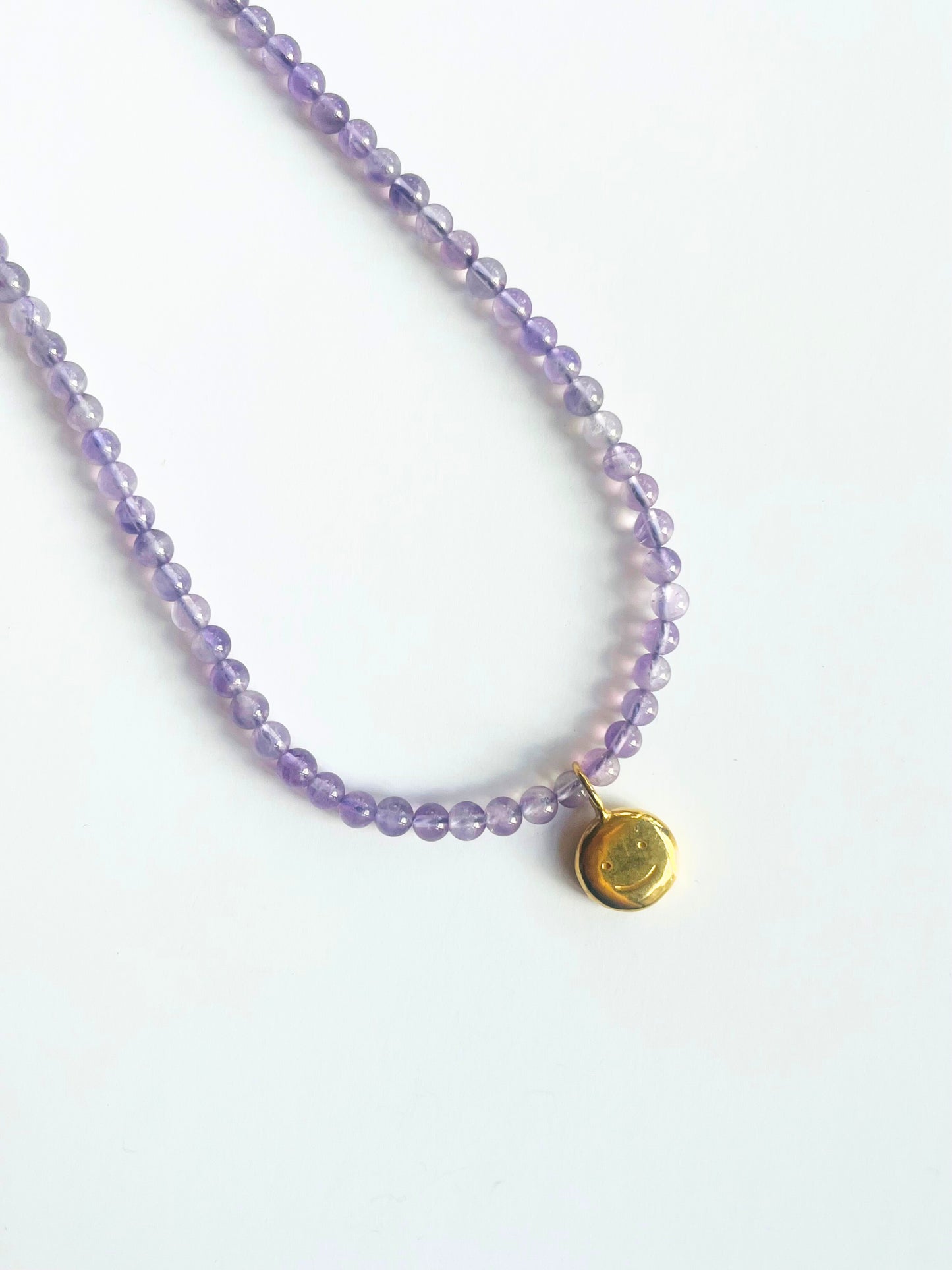 Amethyst beaded smiley necklace (gold)