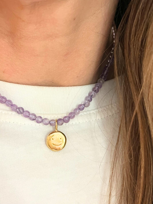 Amethyst beaded smiley necklace (gold)