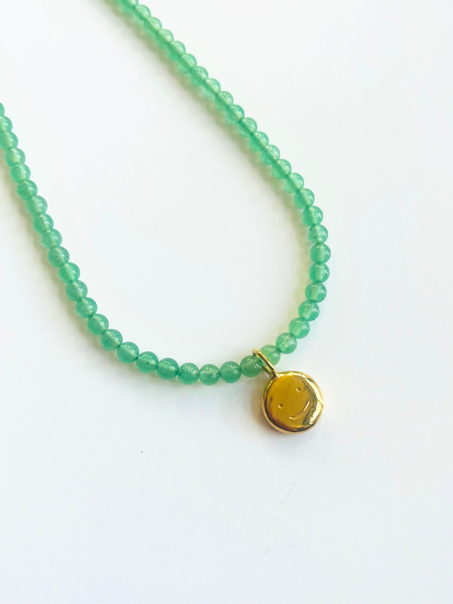 Aventurine beaded smiley necklace (gold)