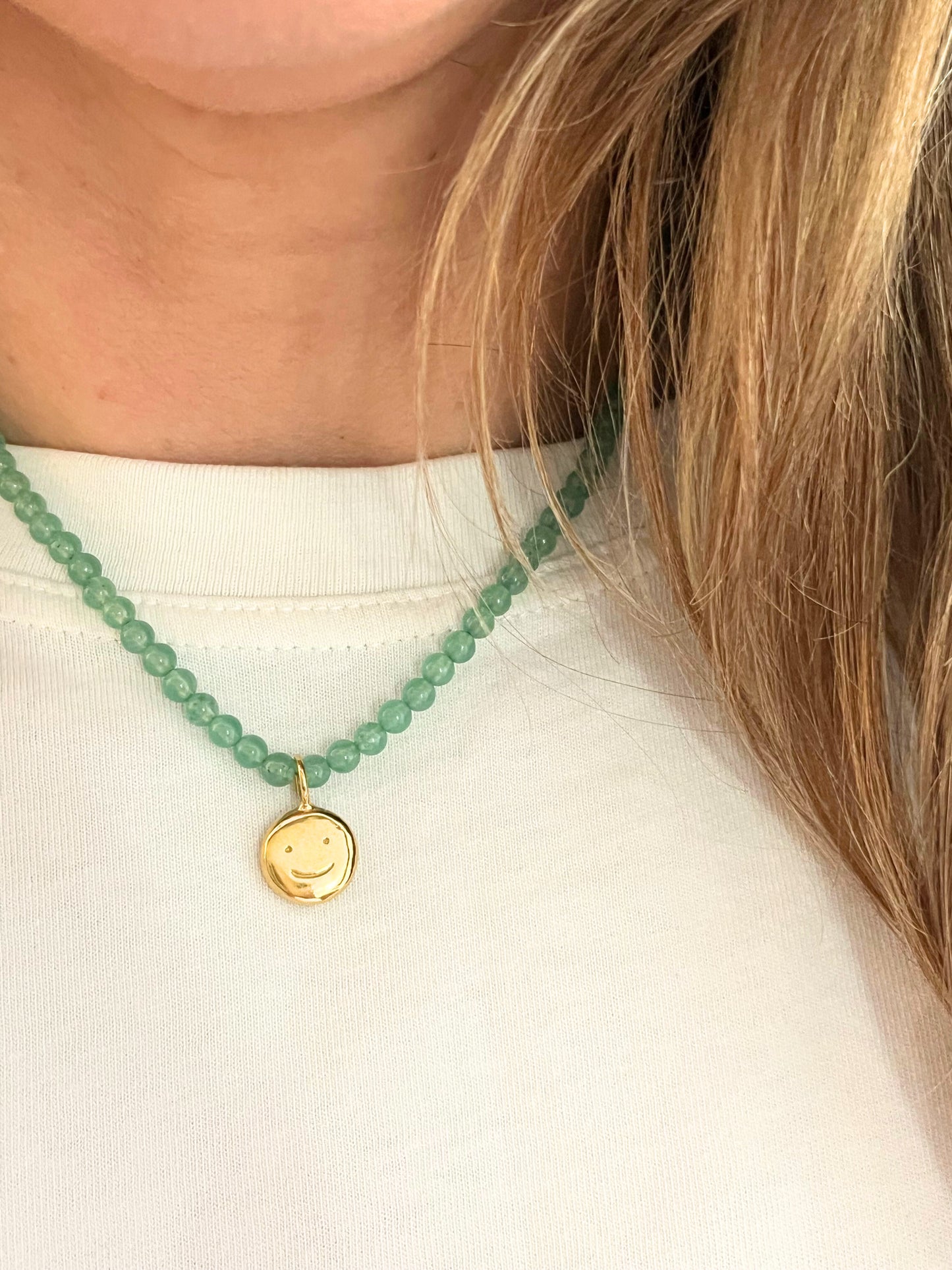 Aventurine beaded smiley necklace (gold)