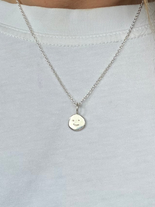 “SING” Smiley necklace