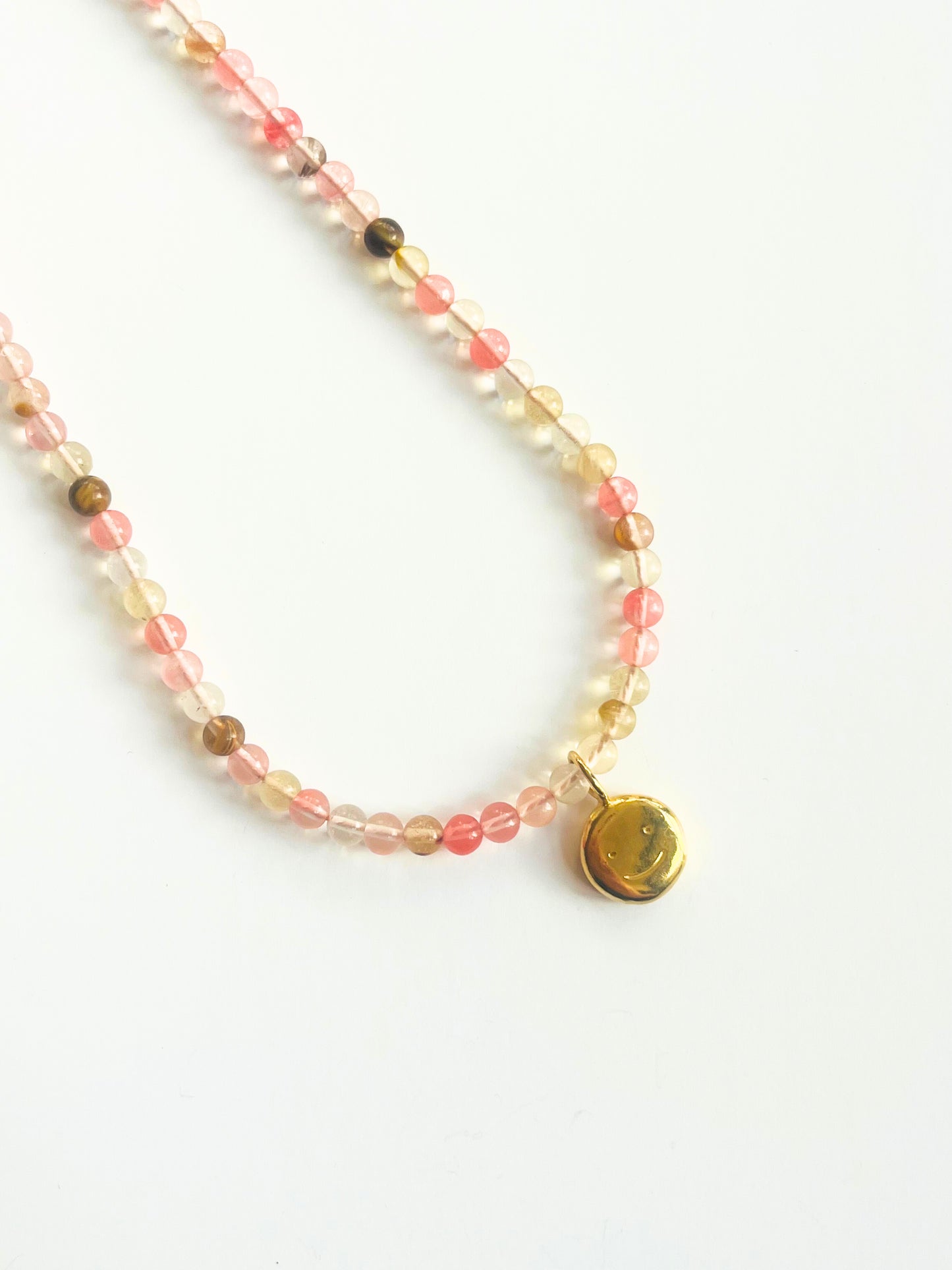 Irish quartz beaded smiley necklace (gold)